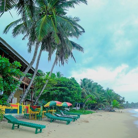 Reggae Zone Beach Resort Тангалле Екстер'єр фото