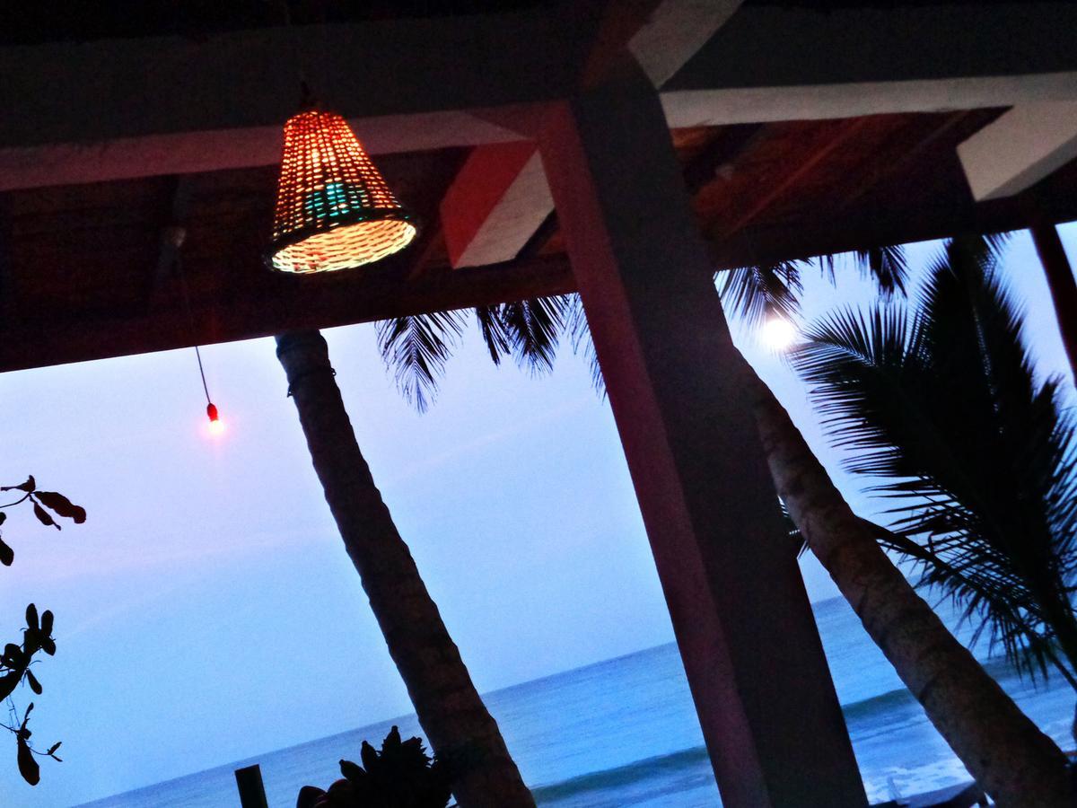 Reggae Zone Beach Resort Тангалле Екстер'єр фото